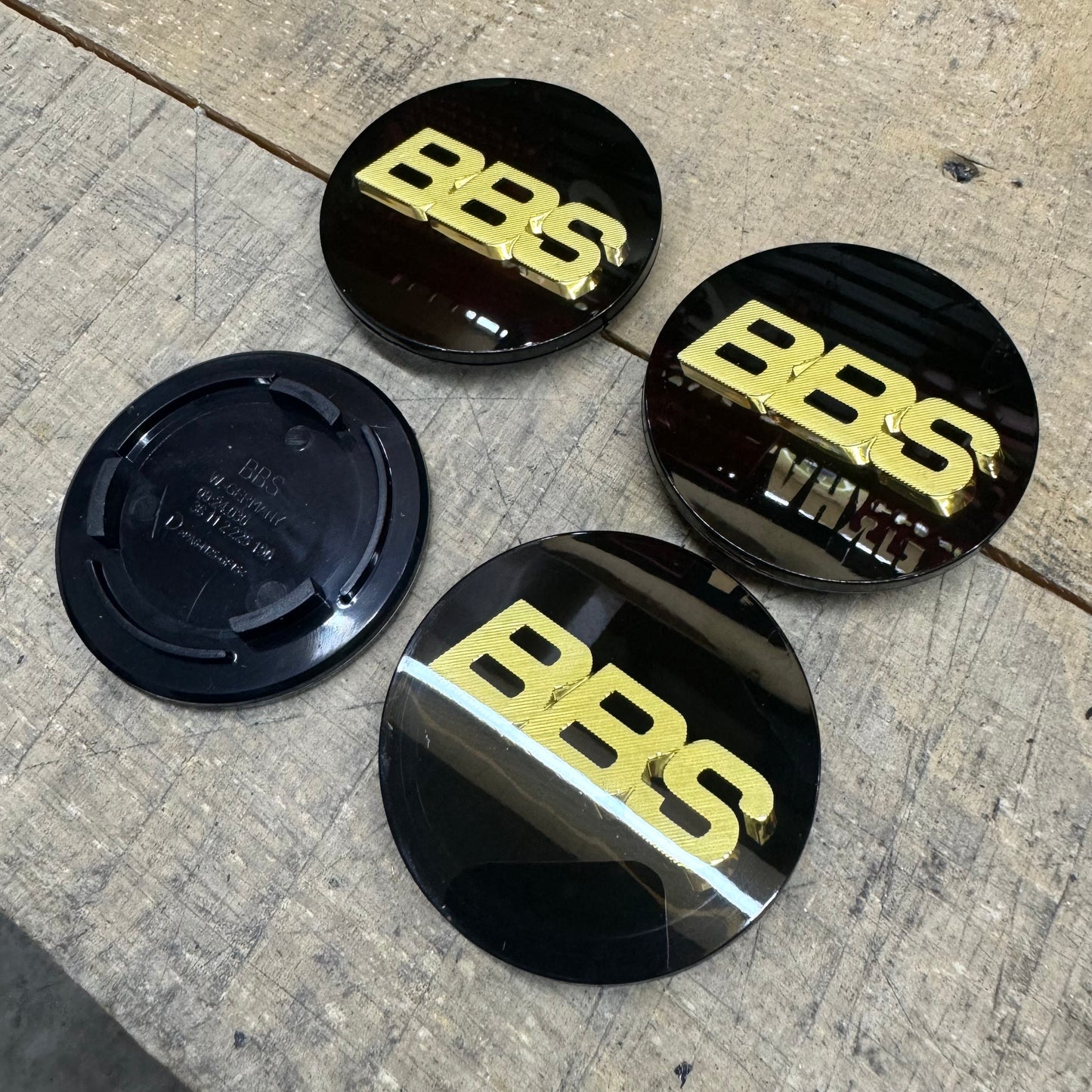 BBS RS LM rz center caps logos 3d 70mm black gold 09.24.030 set of 4