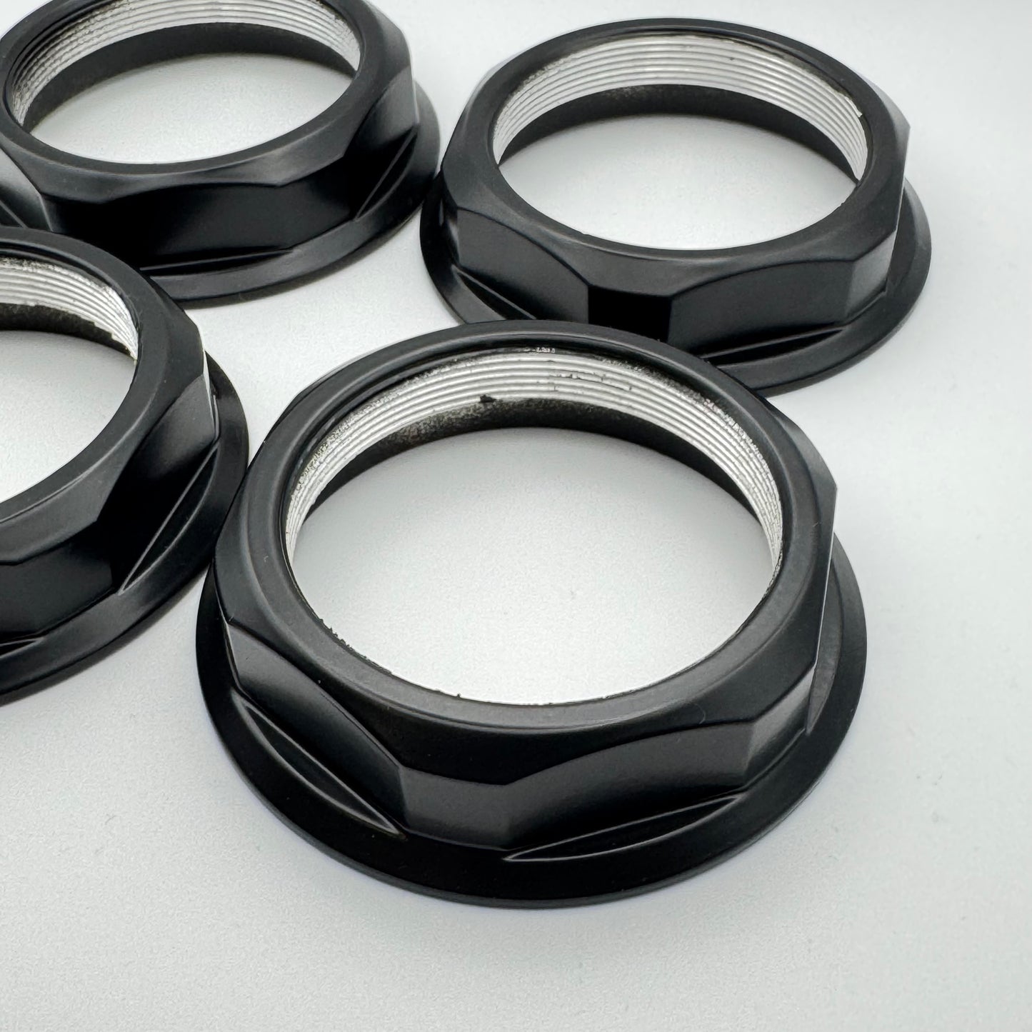 Autostrada modena hexes black