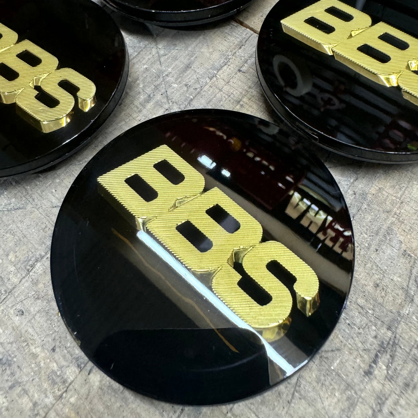 BBS RS LM rz center caps logos 3d 70mm black gold 09.24.030 set of 4