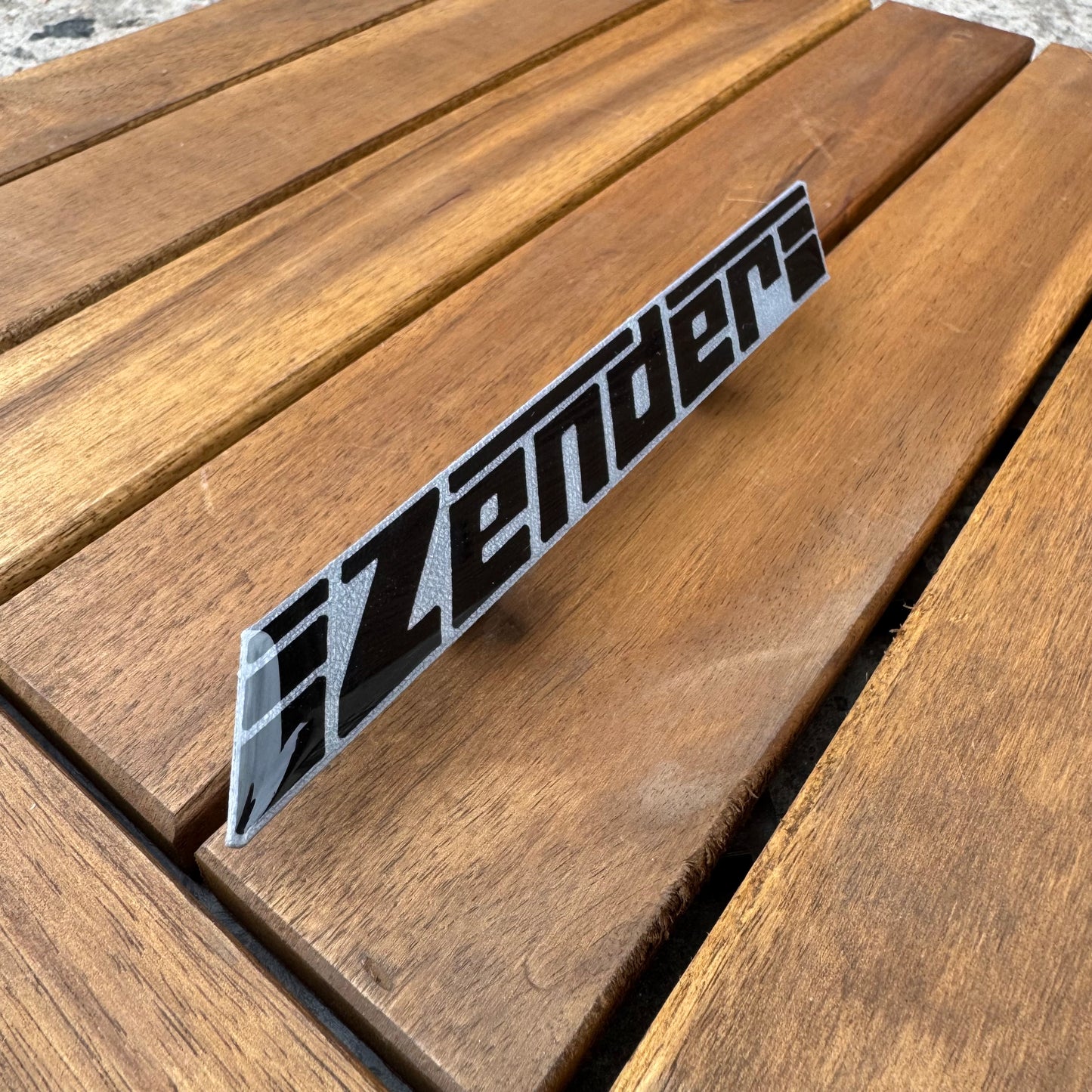 BMW e30 - zender grill badge