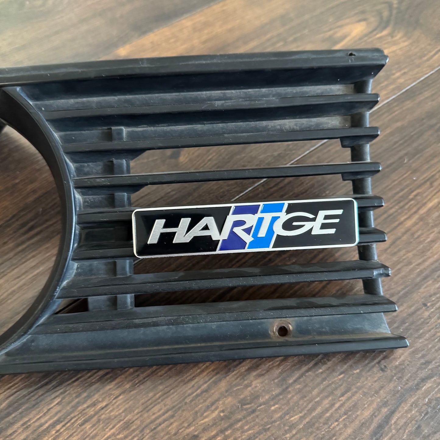 BMW e30 - hartge grill badge