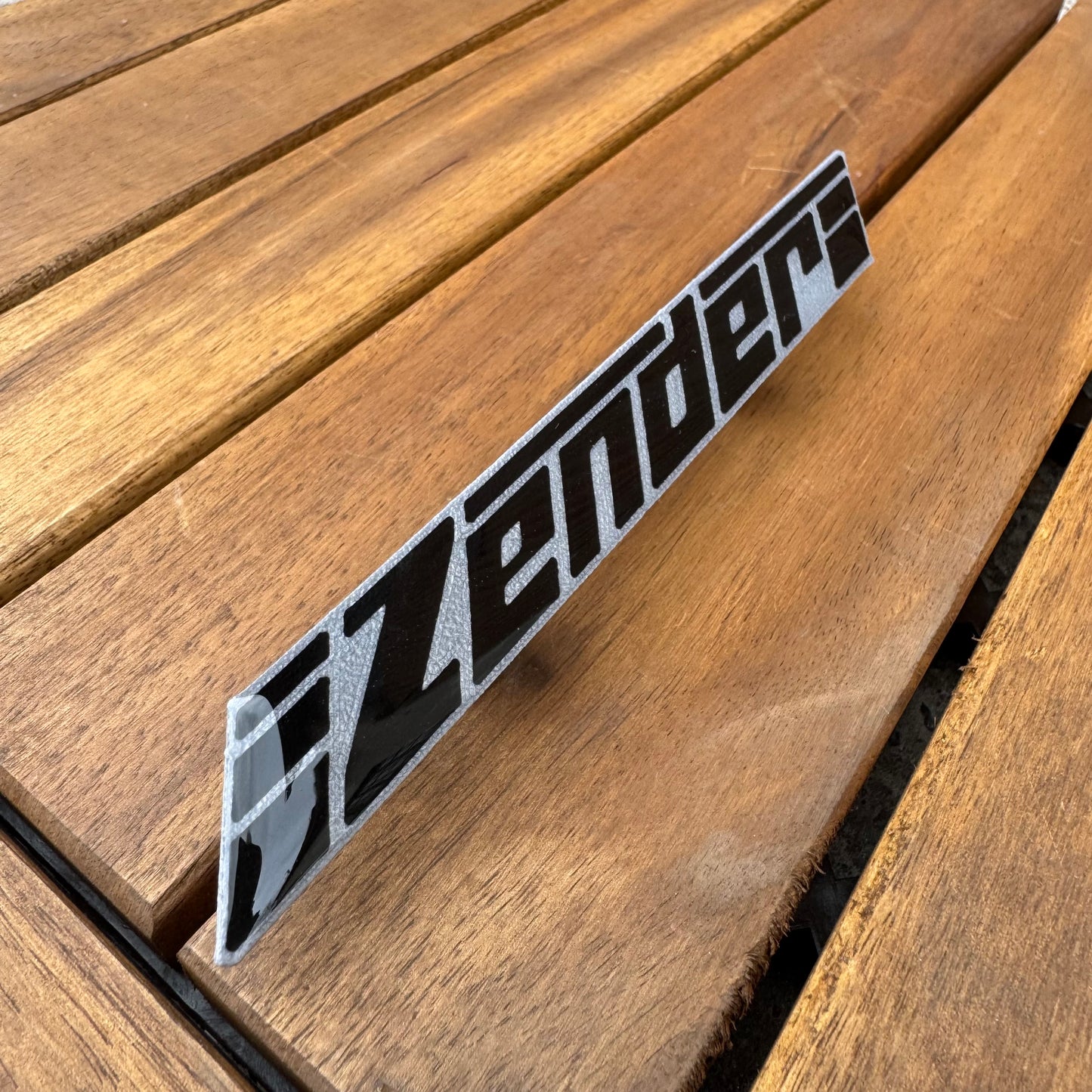 BMW e30 - zender grill badge