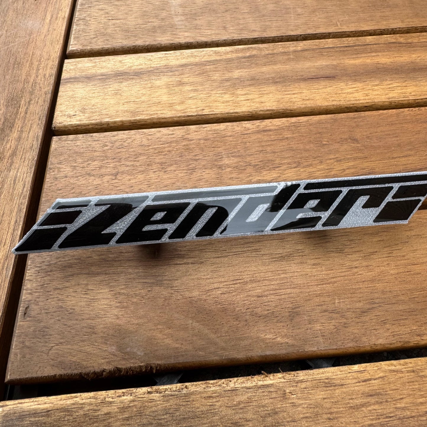 BMW e30 - zender grill badge