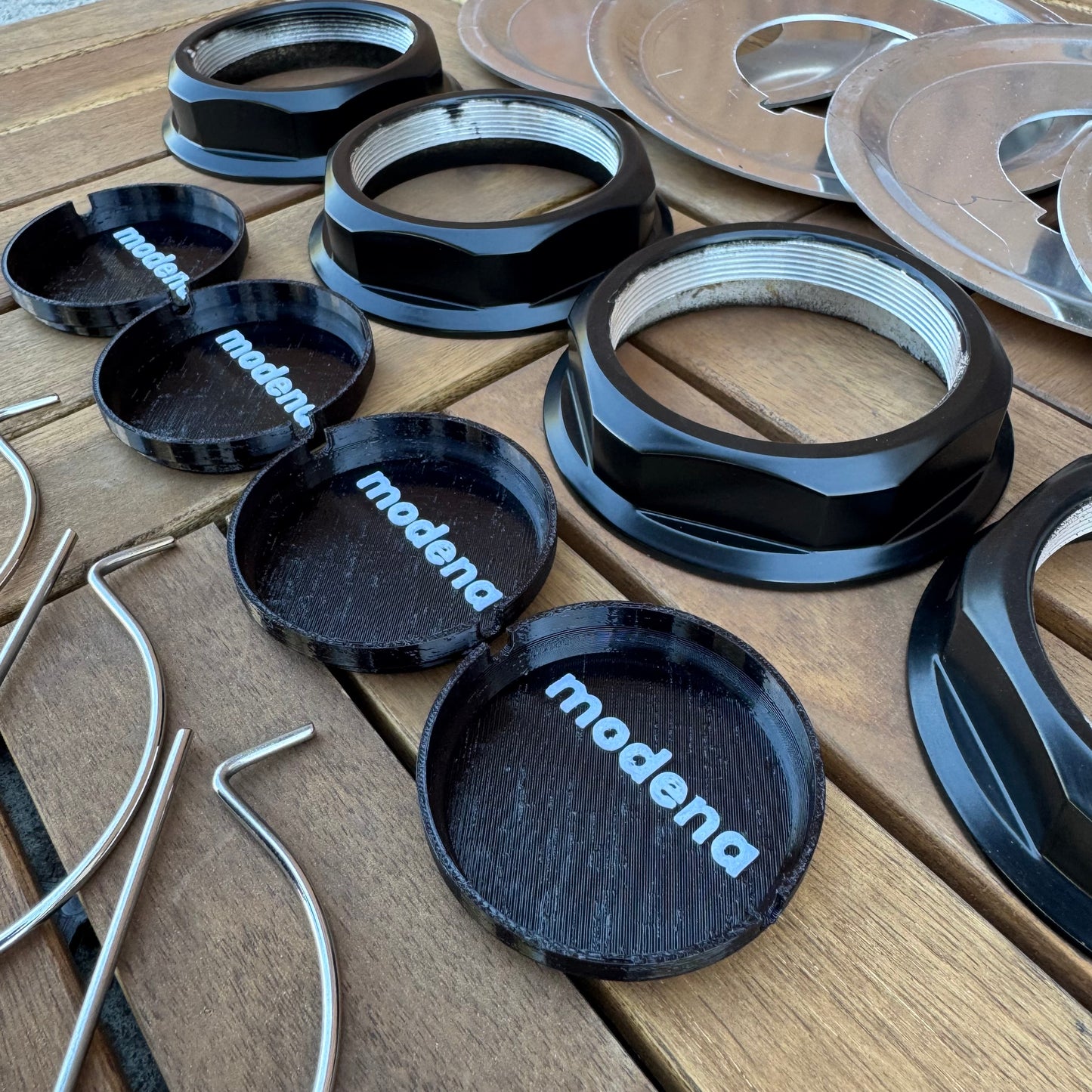 Autostrada Modena center caps - black
