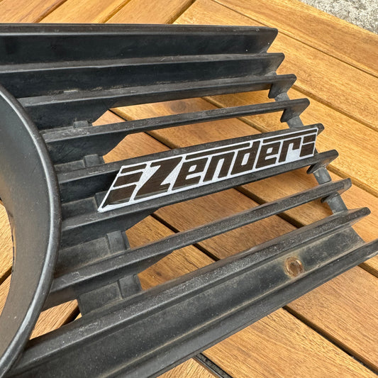 BMW e30 - zender grill badge